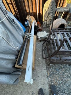 Projection screens