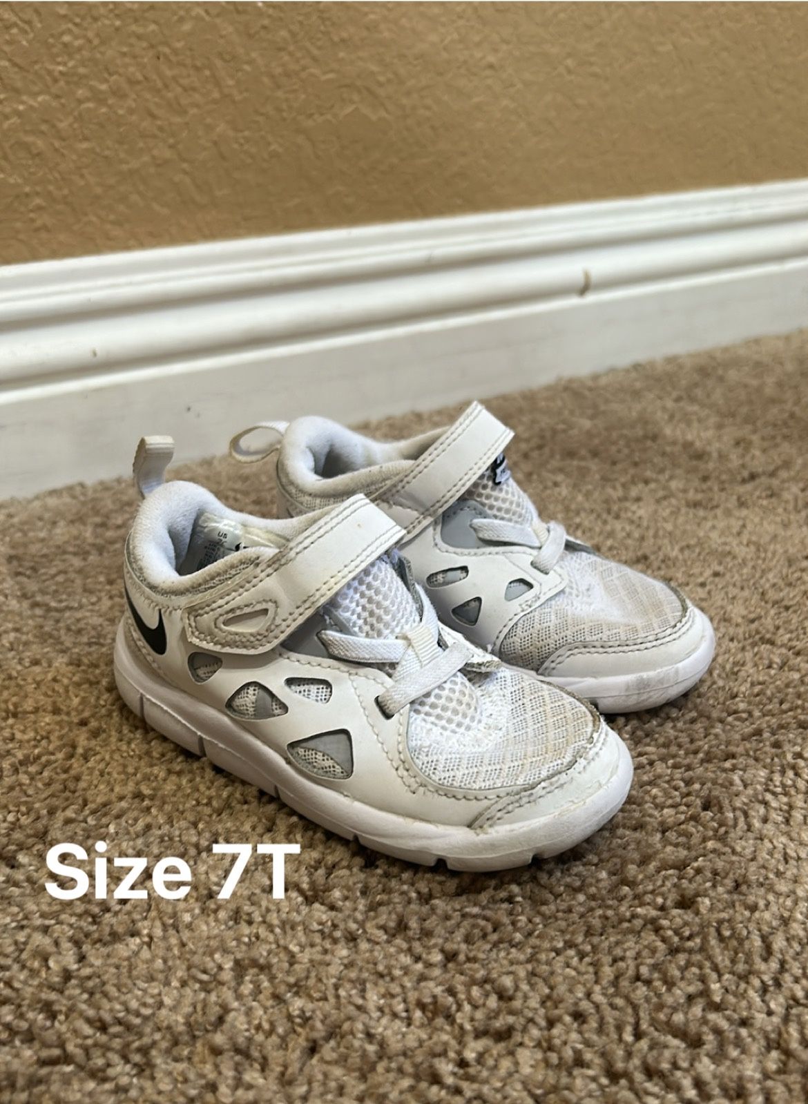 Nike Toddler White Shoes With Velcro Size 7T