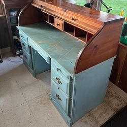 Free Vintage Rolltop Wooden Desk