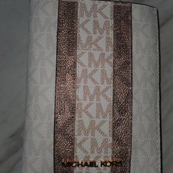 Michael Kors  Powder Blush Passport Wallet