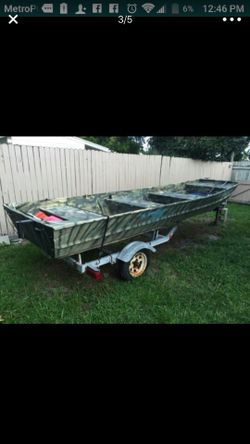 16ft Jon boat motor trailer (clean title )ready for water 💦