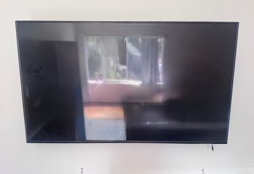70” Vizio M-Series Quantum 4K HDR Smart TV - Works Great