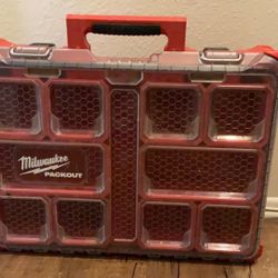 Milwaukee Packout Box 20”x14”x4” 