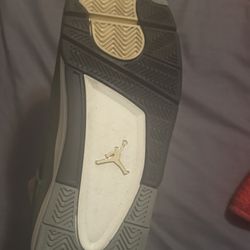 Air Jordan 4 Retro SE Craft “ Olives” 