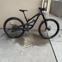 2024 YT Capra Pro Model