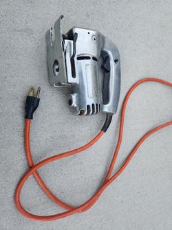 saber saw
brand: may be Craftsman
works good