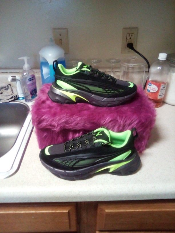 Puma Carbon Particle 🔥Size 5.5 Brand New