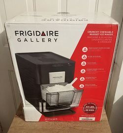 Frigidaire Gallery Crunchy Chewable Nugget Ice Maker – Black