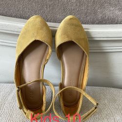 Size 10 Ballet Flat With Strap