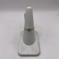 18kt Gold Diamond Engagement Style Ring
