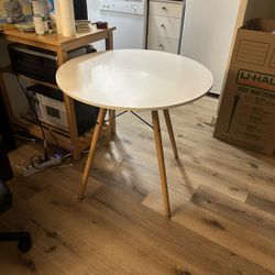 White Round Kitchen Table 