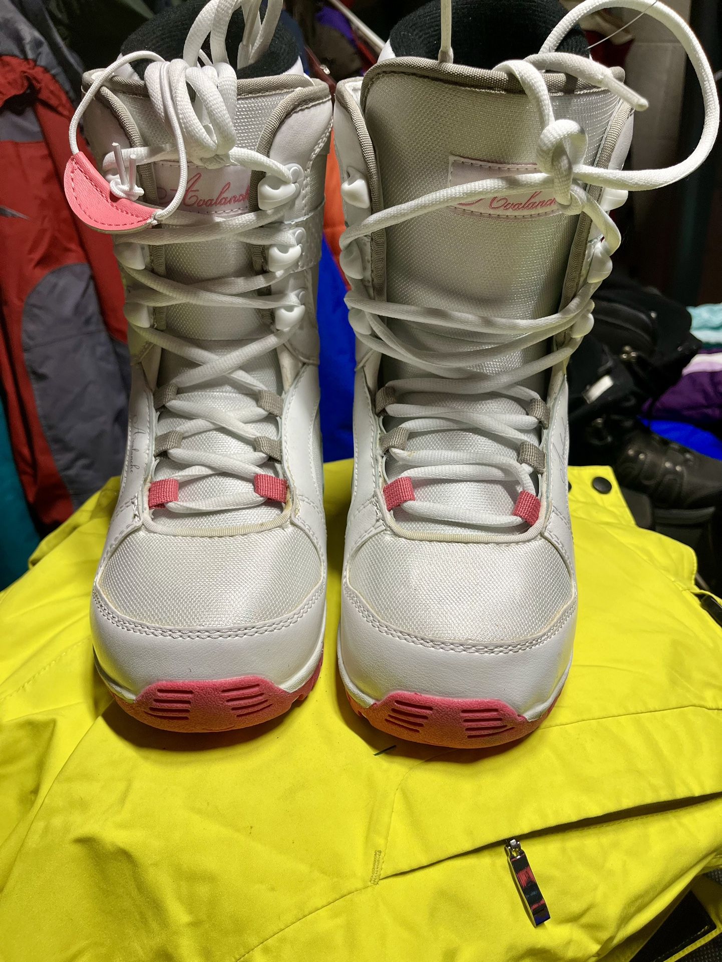 Women’s Avalanche Snowboarding Boots 🏂 ( Size 7)