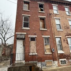 3 STORY BUILDING FOR SALE NEAR TEMPLE 19140 