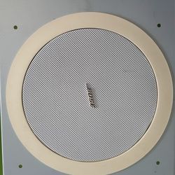 Bose Ceiling Speakes With Amplifier 