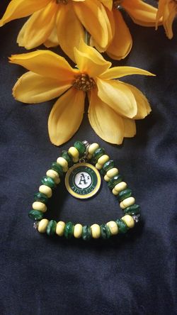 As bracelet with pendant