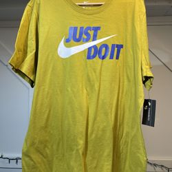 Nike T-shirt XL New