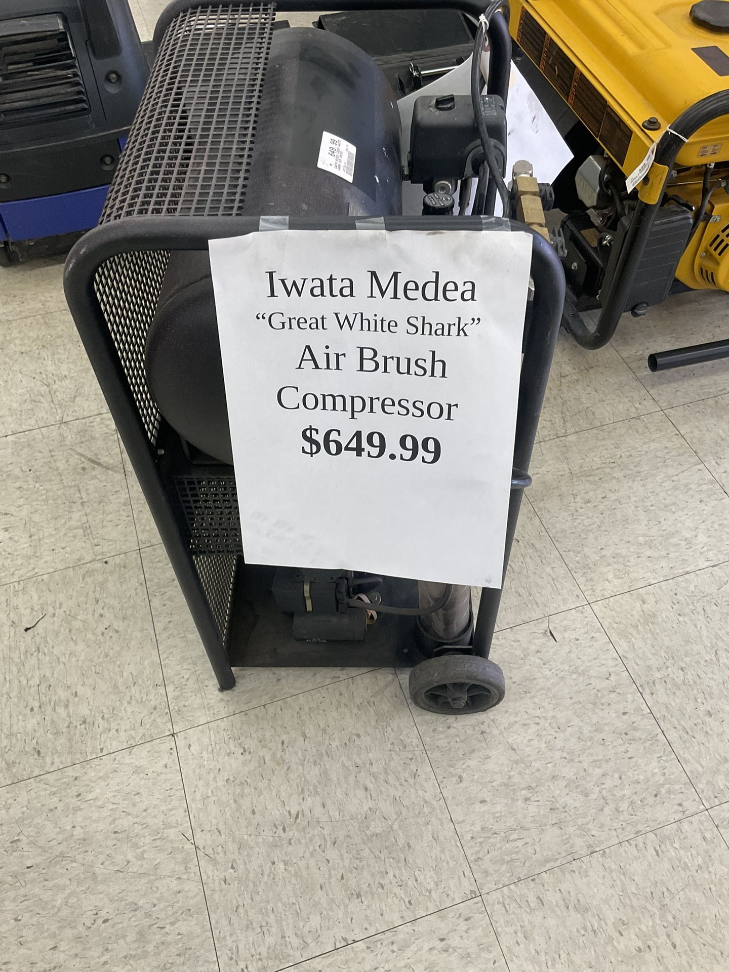 Great White Shark Air Brush Compressor
