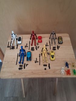 3D Printed Articulated Robot Figure with Accessories!