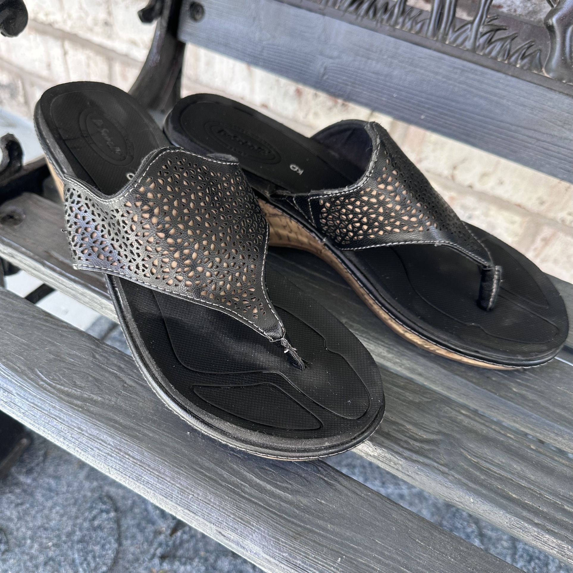 Dr. Scholls Cork Wedge Black Perforated Thong Sandal Vegan Size 9 | approx 2.75” heel