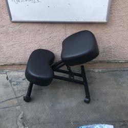 Kneeling Chair 