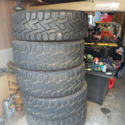 Toyo Open Country Tires( One Is Brand New) 37x12.5 R20