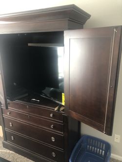 Bedroom tv/drawer