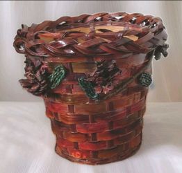 Beautiful Handmade Woven Wicker Floral Basket 7"L x 7.5"W Glossy Indoor Decor