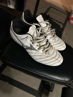 Soccer cleats