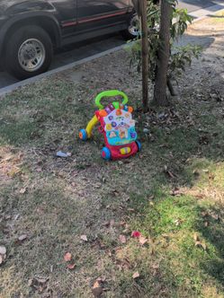 Free Kids walker and play, read description