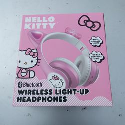 Hello Kitty Wireless Light Up Headphone $15