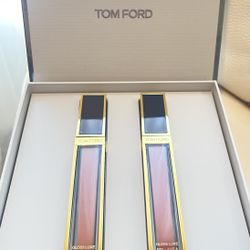 Gloss Luxe Moisturizing Lip Gloss in Inhibition  and  Gloss Luxe Moisturizing Lip Gloss in Sunrise Pink  - Brand New - Tom Ford Lip Gloss set