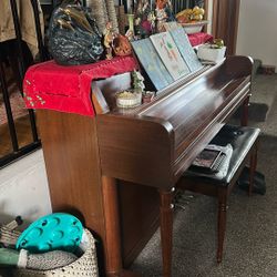 Story And Clark- Upright Piano 