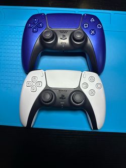 PS5 controllers