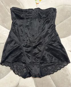 Skinny girl, smothers and shapers women’s, 9 pieces, mixed sizes and brands