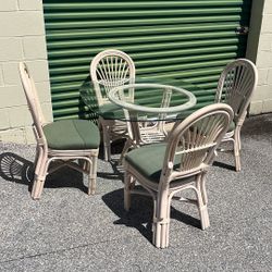 Glass Tabletop Kitchen Or Dining Room Table And Chairs.  4 Chairs 