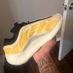 Yeezy 700s Mono safflower
