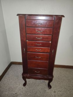 Vintage 8 Drawer Jewlery Box