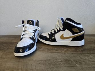 Kids Air Jordan Retro 1 Mid SE Casual Shoes