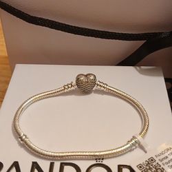 Pandora Authentic Brand New Sterling Silver 7 Inch Cz / Signature Bracelet With Pouch 