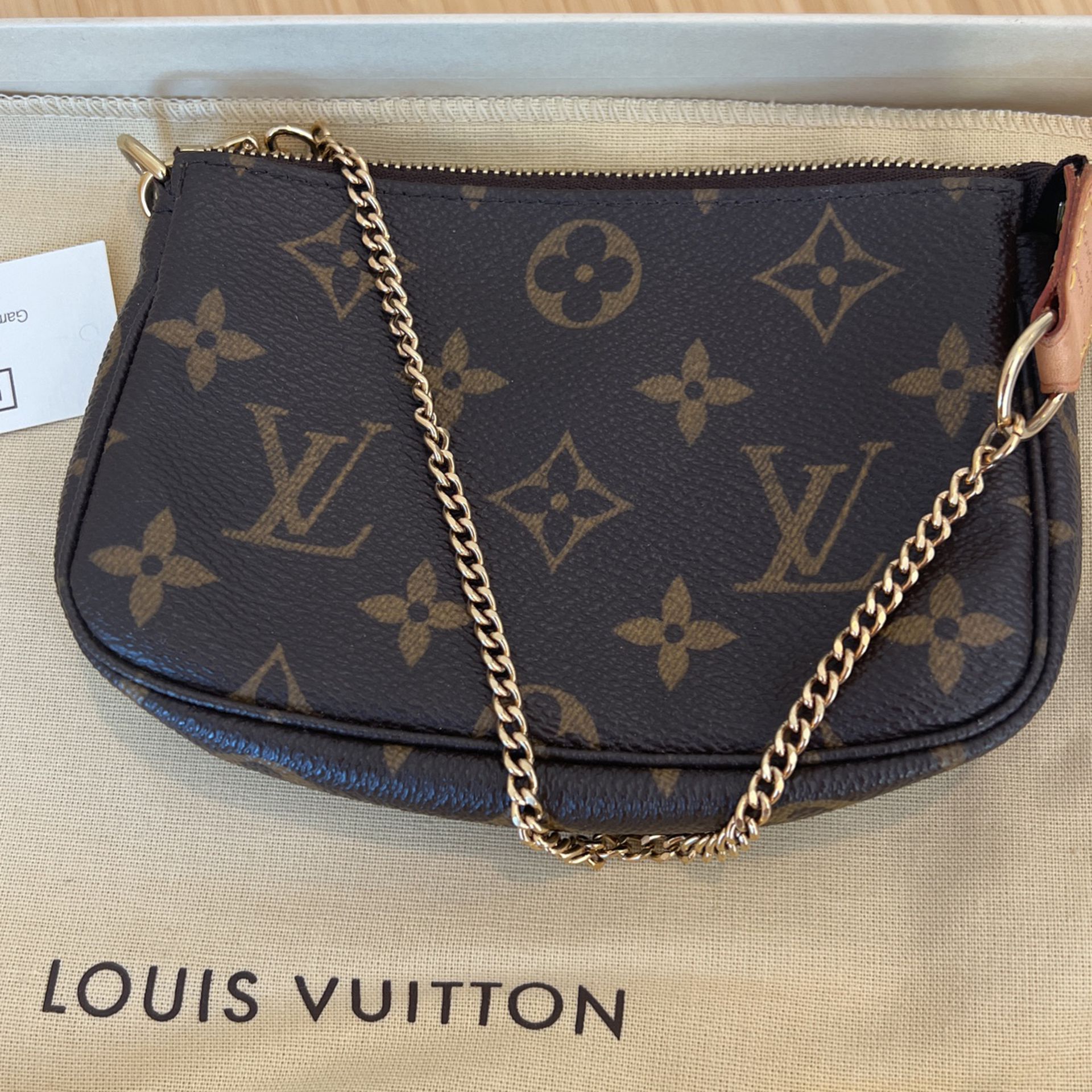 Louis Vuitton Escale Mini Pochette Accessoires for Sale in San Diego, CA -  OfferUp