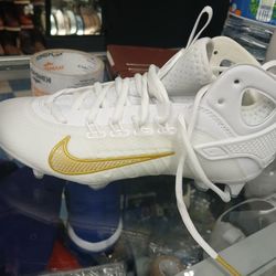 Soccer Shoes White (3)