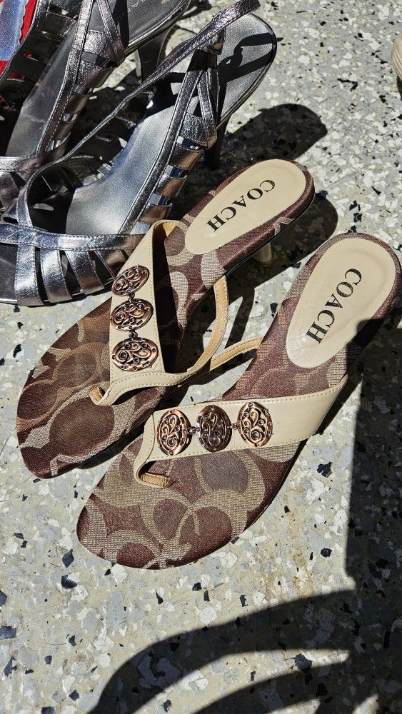 19 Women's Shoes Assorted