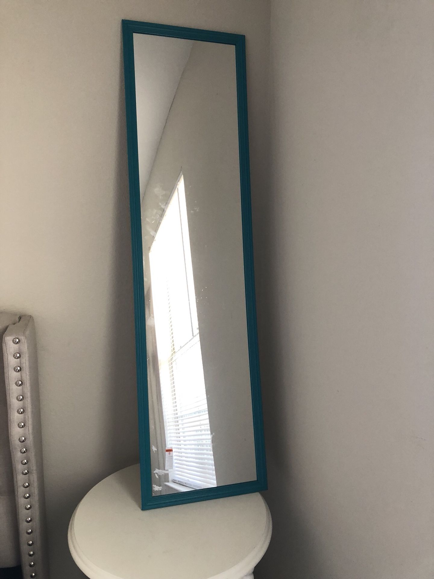 Wall mirror