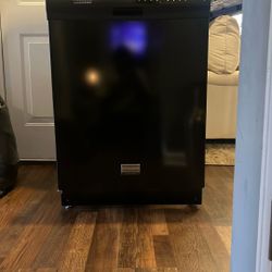 Frigidaire Dish Washer