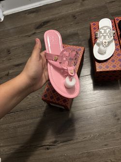 Size 6/5 only