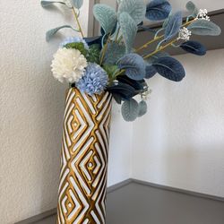 Gold Layer Vase decor - free decor