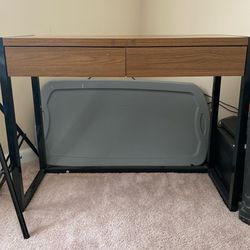 Desk With 2 Drawers