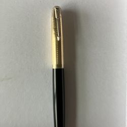 Parker 51 Vacumatic Black Resin 14K GF w. Jewel. Fine Nib Fountain Pen 1940s?