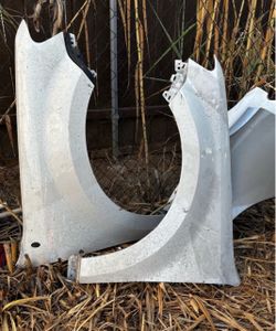 White Fenders 2007-2011 FORD ESCAPE HYBRID -PARTS AVAILABLE