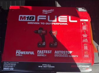Milwaukee Fuel M18 Drill Set